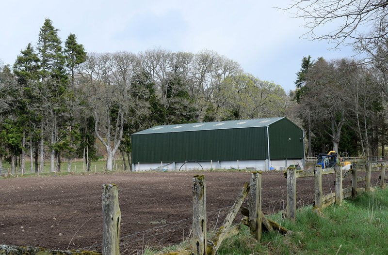 Modern barn on the Rosehaugh Estate © Bill Harrison cc-by-sa/2.0 ...