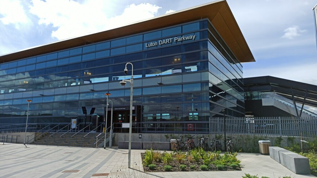 Luton DART Parkway station © Thomas Nugent cc-by-sa/2.0 :: Geograph ...