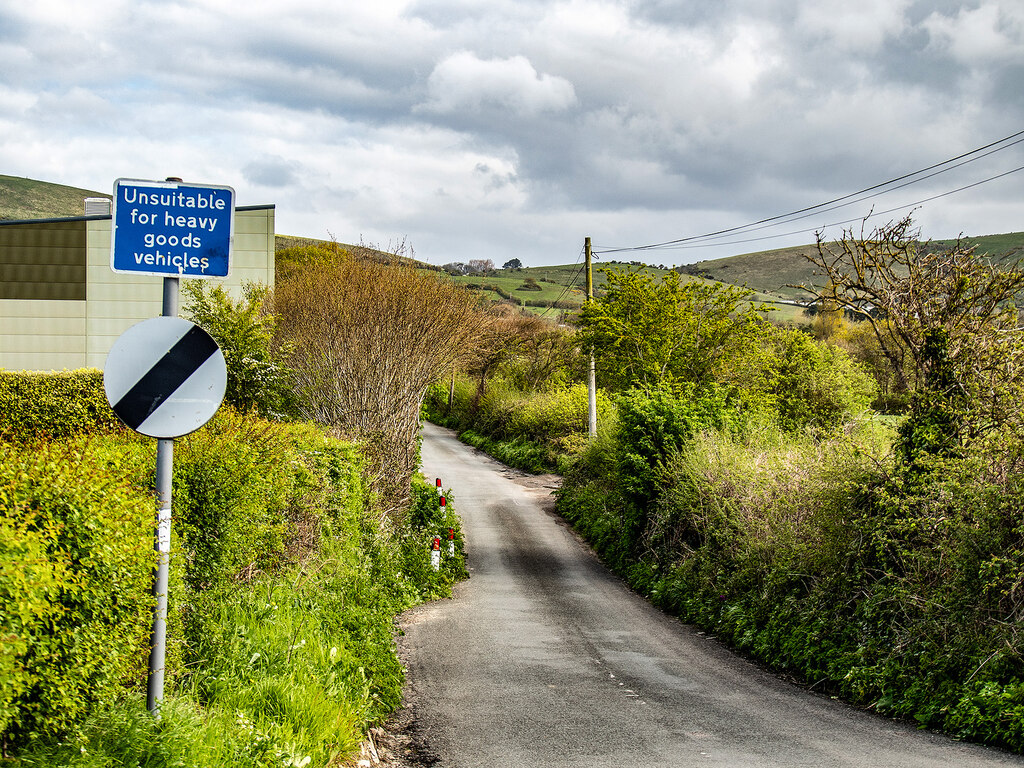 Lane leading out of Herston © John Lucas cc-by-sa/2.0 :: Geograph ...