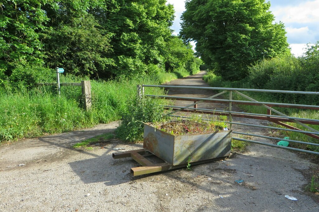 Bridleway to Eynsham © Philip Jeffrey cc-by-sa/2.0 :: Geograph Britain ...