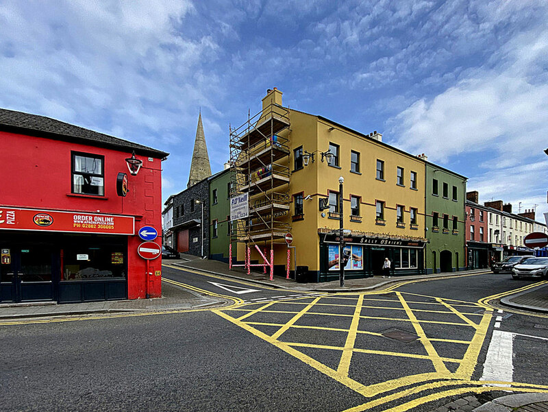 Painting a mural, Sally O'Brien's, Omagh © Kenneth Allen cc-by-sa/2.0 ...