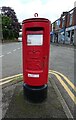 Elizabeth II postbox on Biddulph Road, Congleton