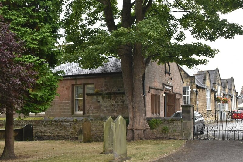 Wetherby Manor © N Chadwick cc-by-sa/2.0 :: Geograph Britain and Ireland