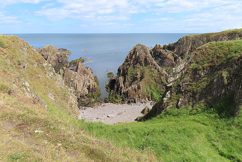 Shingle Cove at Ramfaulds © Anne Burgess cc-by-sa/2.0 :: Geograph ...