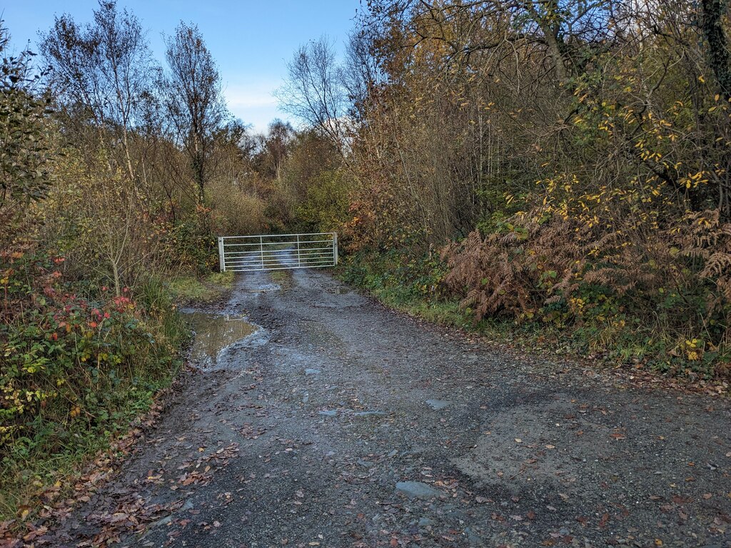 A gate on Cycle Route 21 © David Medcalf cc-by-sa/2.0 :: Geograph ...