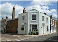 House on the corner, Deal