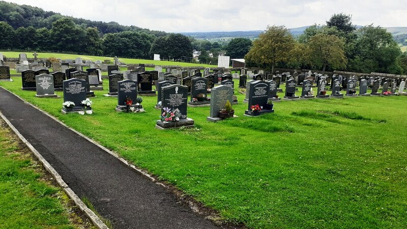 Christ Church graveyard with recreation... © Roger Templeman cc-by-sa/2 ...