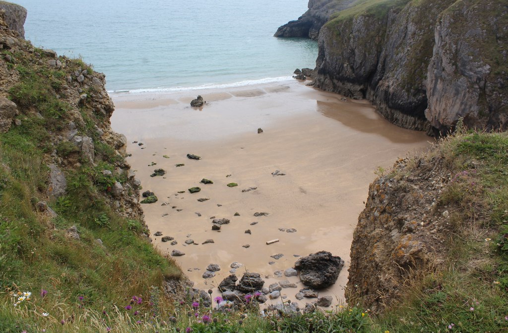 Box Bay © M J Roscoe cc-by-sa/2.0 :: Geograph Britain and Ireland