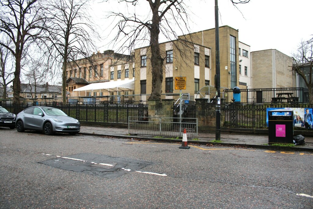 Kelvinside Academy © Richard Sutcliffe cc-by-sa/2.0 :: Geograph Britain ...