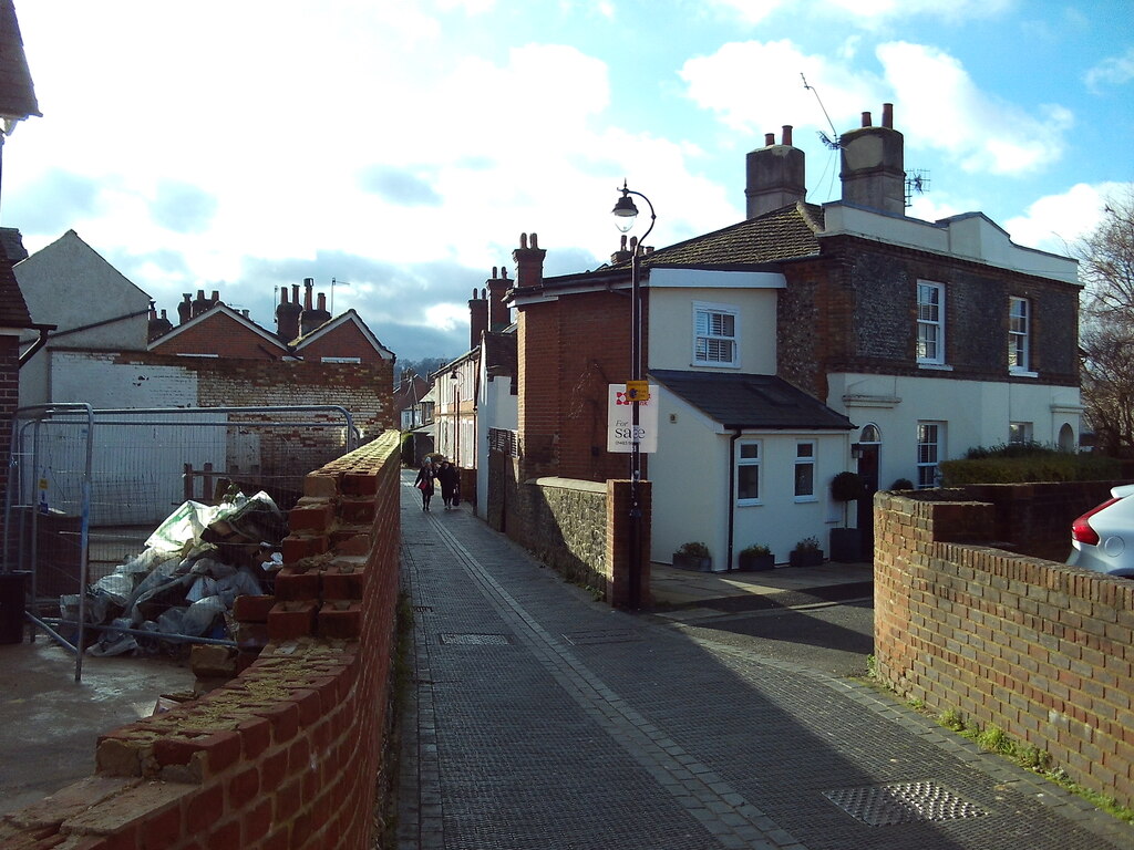 Stoke Fields, Guildford (1) © Richard Vince cc-by-sa/2.0 :: Geograph ...