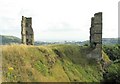 Ruin of former stores at Cnap Llwyd