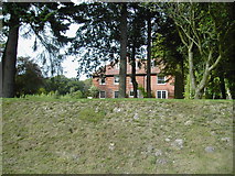 SU5058 : Isle Hill house near Kingsclere by Nygel Gardner