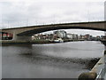 NS5764 : Kingston Bridge spanning the River Clyde, Glasgow. by Johnny Durnan
