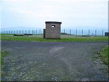 NR6623 : MOD lookout post within Machrihanish Airfield. by Johnny Durnan