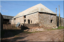 ST1514 : Clayhidon: barn at Gladhayes Farm by Martin Bodman