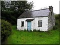 H6086 : Abandoned cottage at Teebane East by Kenneth  Allen