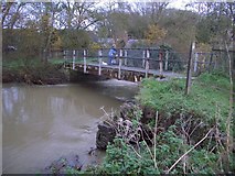 SP9657 : Footbridge over River Great Ouse at Odell by Nigel Stickells