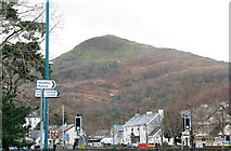 SH5859 : Maes Padarn Estate and the Lower Slopes of Y Derlwyn by Eric Jones