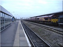 SU1485 : Freight train at Swindon by Roger Cornfoot
