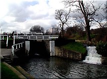 SE1138 : Dowley Gap Locks by Paul Glazzard