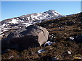 NG9552 : Erratic on the hillside below Sgorr nan Lochan Uaine by Roger McLachlan