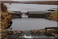 NB1800 : Dam on Loch Lacasdail by John Allan