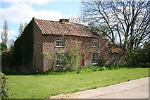 TF3945 : Derelict Cottage by Richard Croft