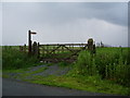 Footpath to Moorside Farm