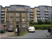 SE1316 : Old and new housing, Birkhouse Lane, North Crosland, Lockwood by Humphrey Bolton