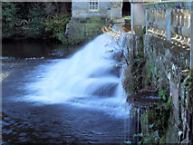 SE2769 : Weir at end of formal water gardens. by Steve  Fareham