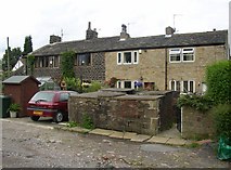 SE1528 : Cottages, Chapel House Road, North Bierley by Humphrey Bolton