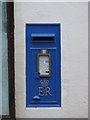 TG0041 : Blue Postbox by Evelyn Simak