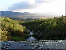 O1013 : Weir on Sraghoe Brook by JP