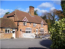 TQ0551 : The Queen's Head, East Clandon by Colin Smith