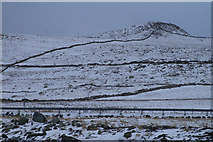 HP6311 : North slopes of Muckle Heog in the snow by Mike Pennington