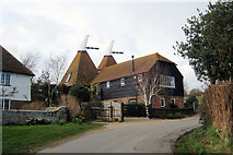 TQ8818 : Float Farm Oast, Float Lane, Udimore, East Sussex by Oast House Archive