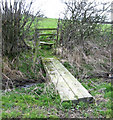 SJ3303 : Sleeper footbridge by Dave Croker