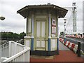 Battersea: Albert Bridge kiosk