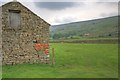 Barn on Footpath to Fremlington Edge