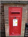 Old Warden: postbox № SG18 35