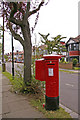 George V Pillar Box on corner of Wynchgate and Queen Elizabeth Drive, London N14