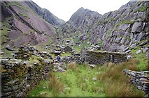 V7454 : Abandoned hamlet at Cumingeera by Trevor Harris