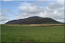 SD1281 : Black Combe from Silecroft beach by David Long