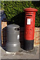 Litter bin and postbox, Wilton Road