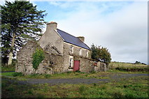G9676 : Old farm in Cully by louise price